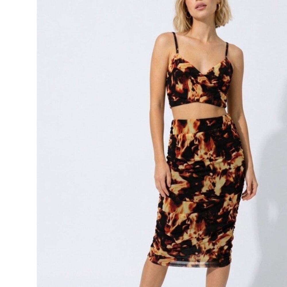 Forever 21 Flaming fire Dress Women Small 2-piece Crop top V-neck Ruching Shirt